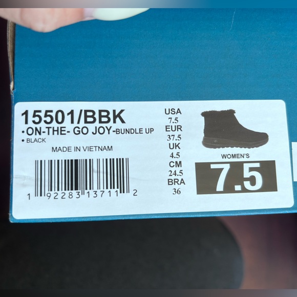 Sketchers On-The-Go Joy Bundle Up Women’s Boots. Black. Women’s 7.5 US - Picture 4 of 5